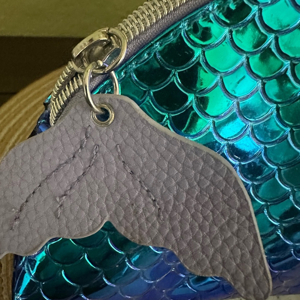 NEW BBW (4) PC MERMAID IRREDESANT LANYARD WALLET & BAG LIP GLOSS etc - Picture 7 of 14